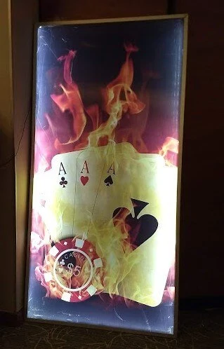 caja_de_luz_cartas_en_llamas